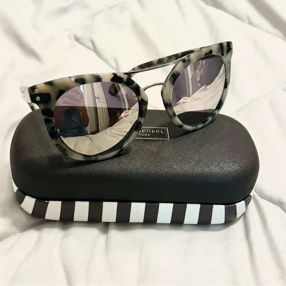 Henri Bendel New York Cat Eye Tortoiseshell Sunglasses - Picture 3 of 7